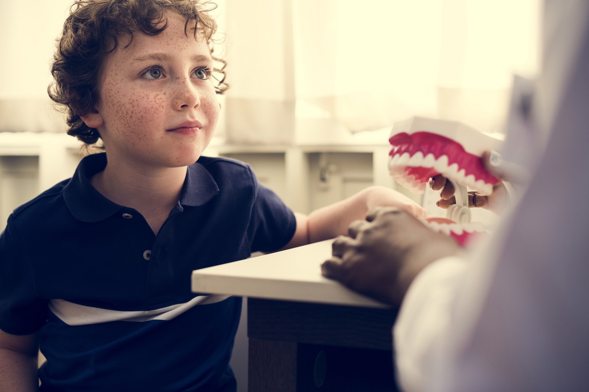Qual a idade certa para começar a ir no odontopediatra? | Ianara Pinho Odontopediatria