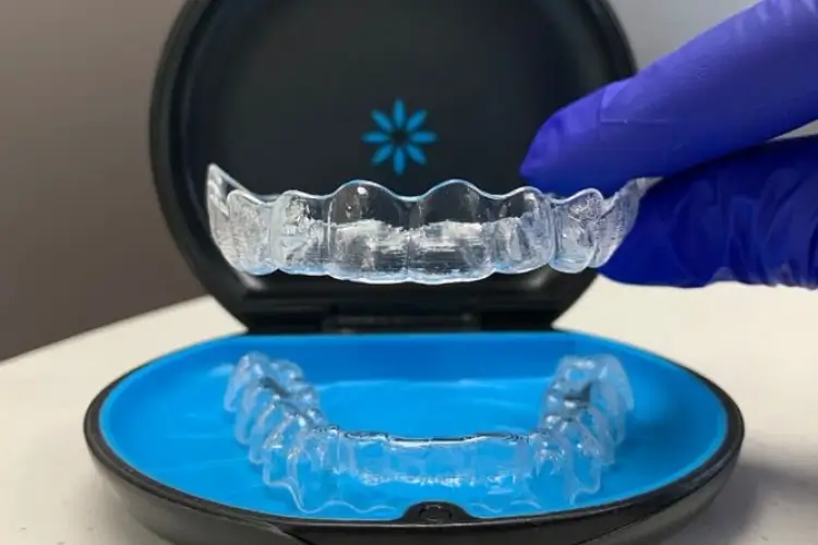 Alinhadores transparentes Invisalign para correção ortodôntica removível