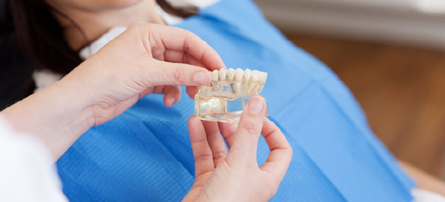 implante dentário e aparelho ortodôntico