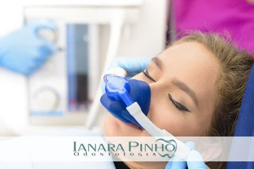 Dentista Ianara Pinho possui clínica totalmente equipada e moderna, oferecendo diversos tratamentos odontológicos e, centro radiológico e cirúrgico.