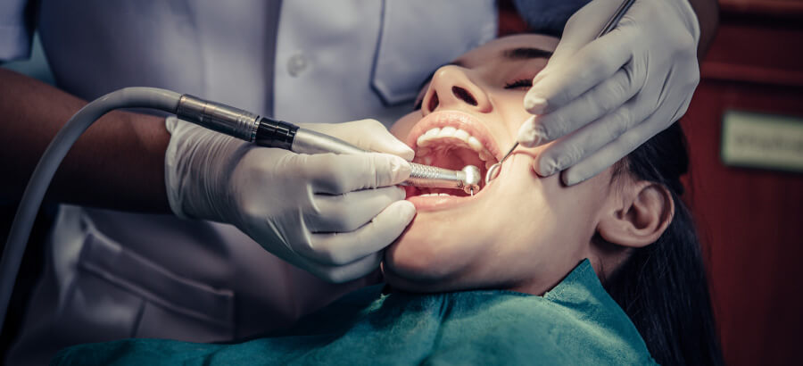 Cárie Dentária: o que é, quais os sintomas e como prevenir?