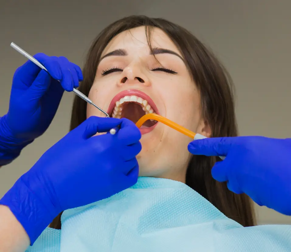 Paciente após restauração dentária em Brasília DF